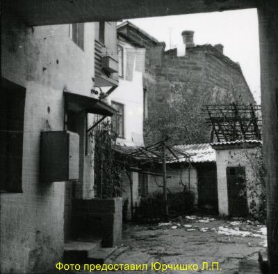 Прикрепленное изображение: Симферополь. Возм. ул.Курчатова (взято при подготовке к изданию Симфероп.альбома(Тарховского). (Копировать).jpg